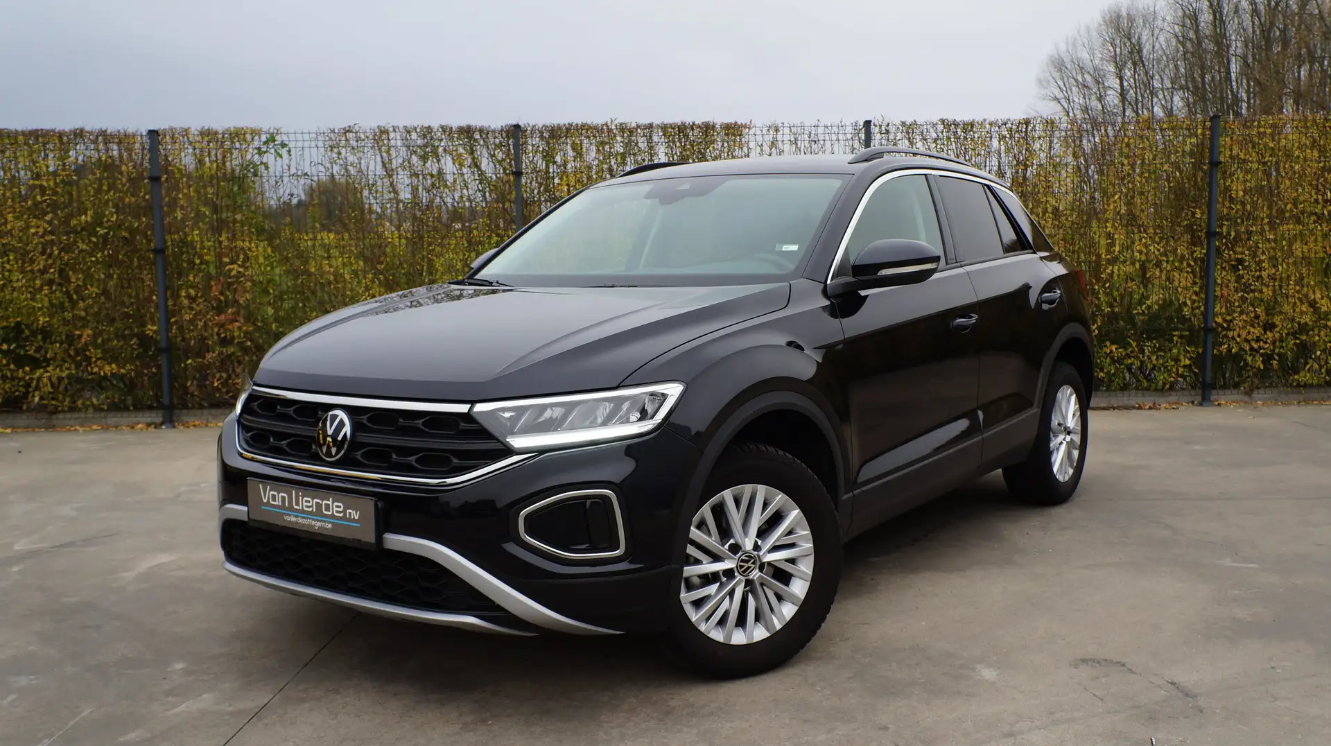 Volkswagen T-Roc T-Roc 1.0 TSI 110 pk Life Carplay Pdc 12m Garantie Noir - 1
