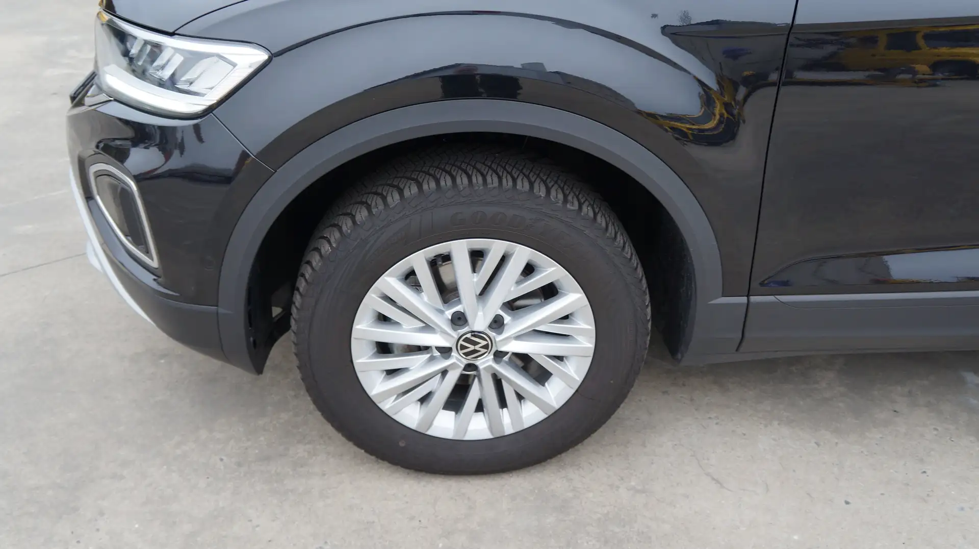 Volkswagen T-Roc T-Roc 1.0 TSI 110 pk Life Carplay Pdc 12m Garantie Noir - 2