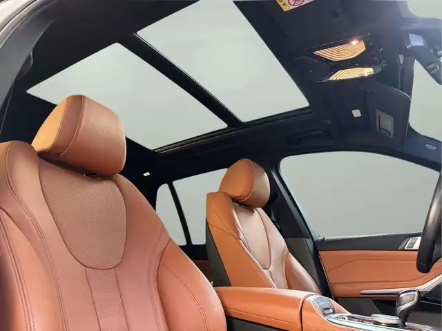 BMW X5 Xdrive45e view 9