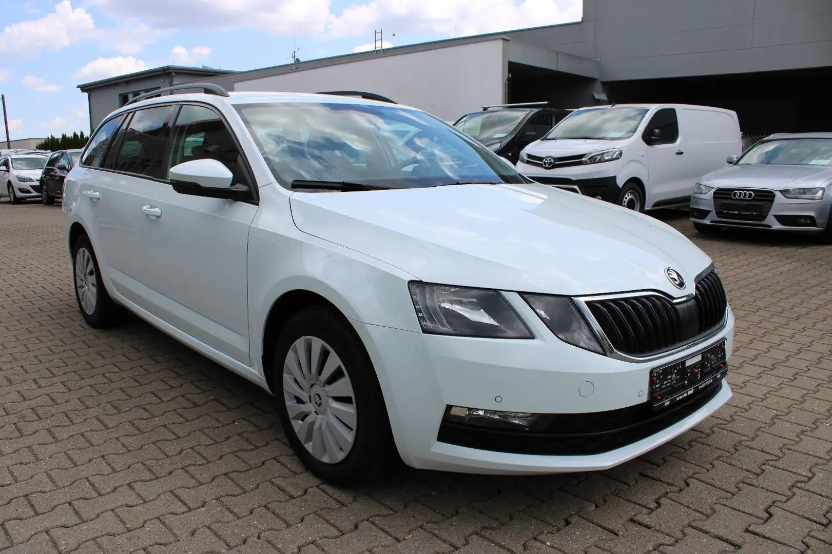 Skoda Octavia 1.6 TDI DSG Combi Navi,SHZ,Standheizung Weiß - 2