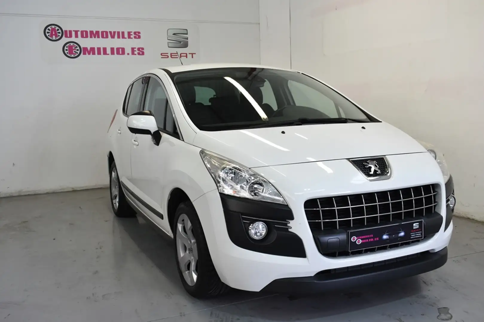 Peugeot 3008 1.6HDI Active 115 Blanco - 1