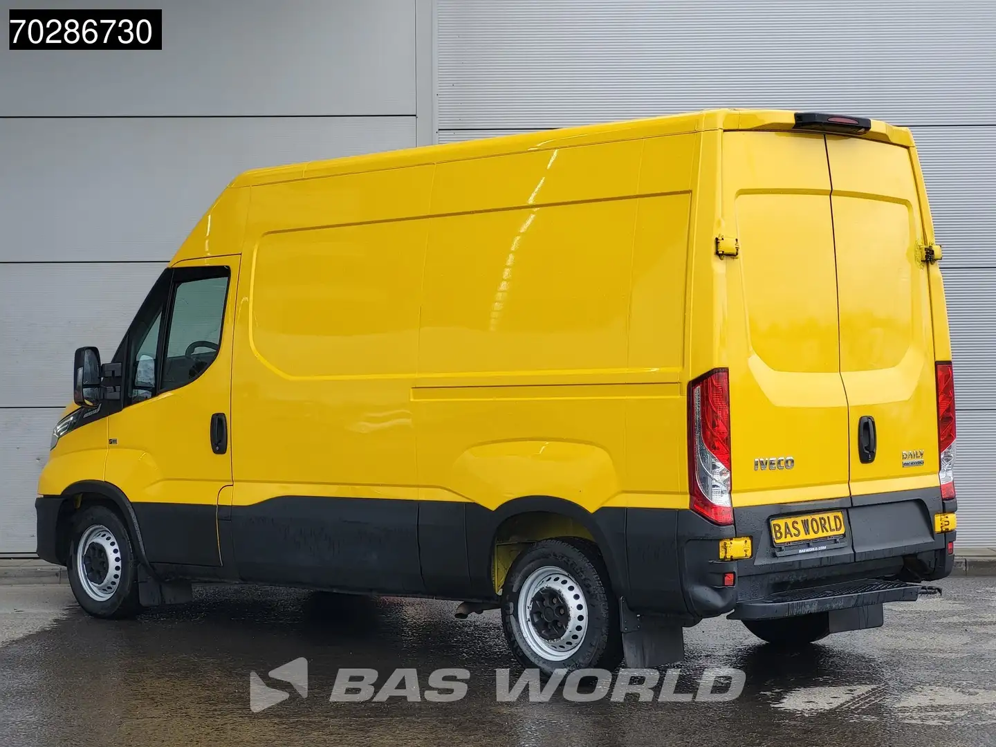 Iveco Daily 35S14 Automaat L2H2 3,5t Trekgewicht LED ACC Airco Jaune - 2
