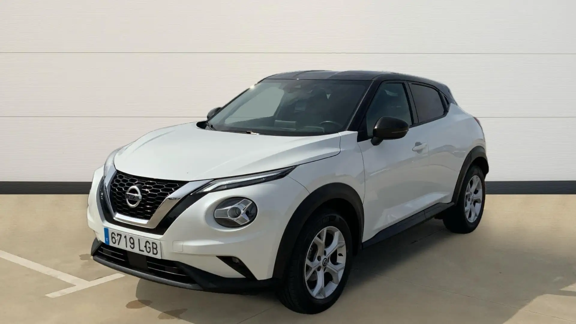 Nissan Juke 1.0 DIG-T N-Connecta 4x2 DCT 7 117 - 2