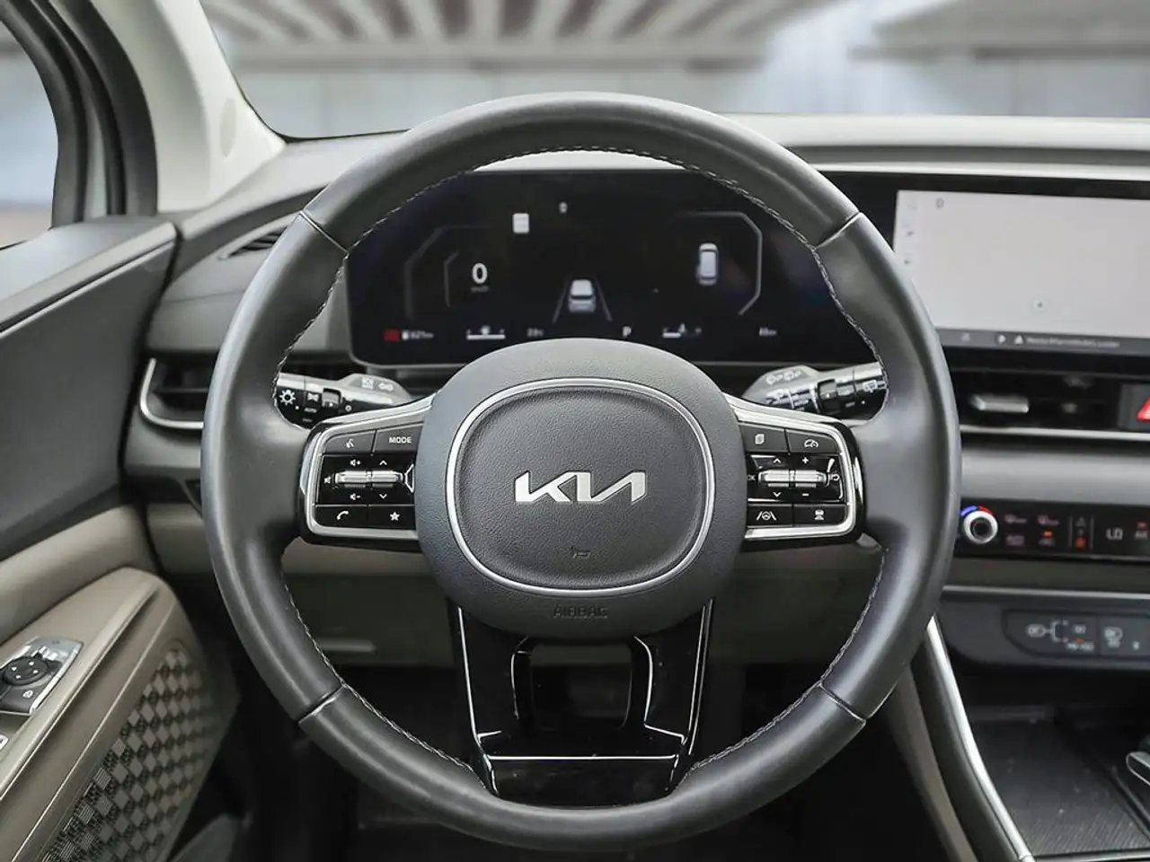 Kia Carnival снимка Kia Carnival
