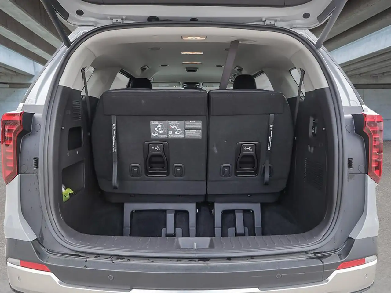 Kia Carnival снимка Kia Carnival