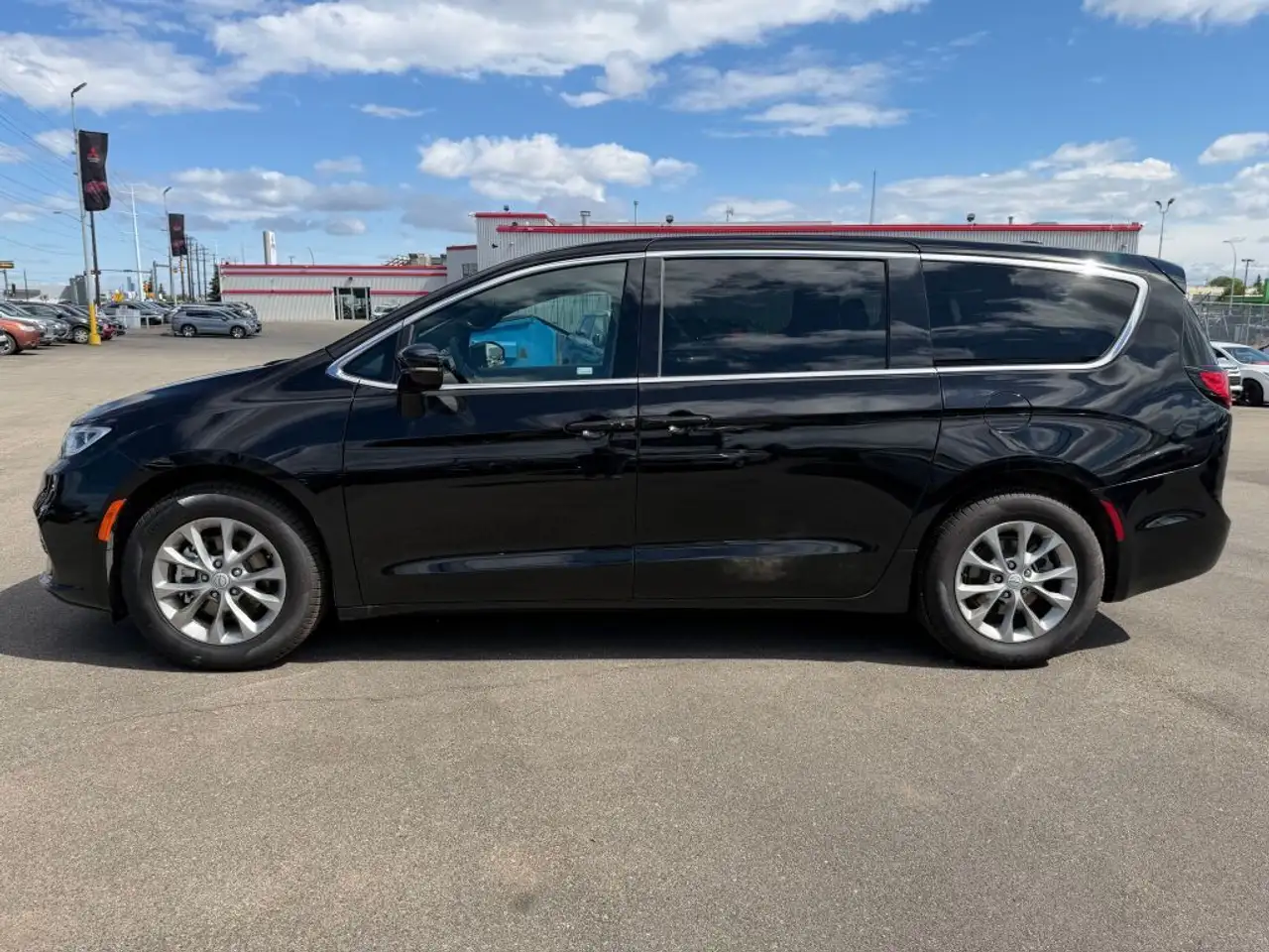 Chrysler Pacifica photo Chrysler Pacifica