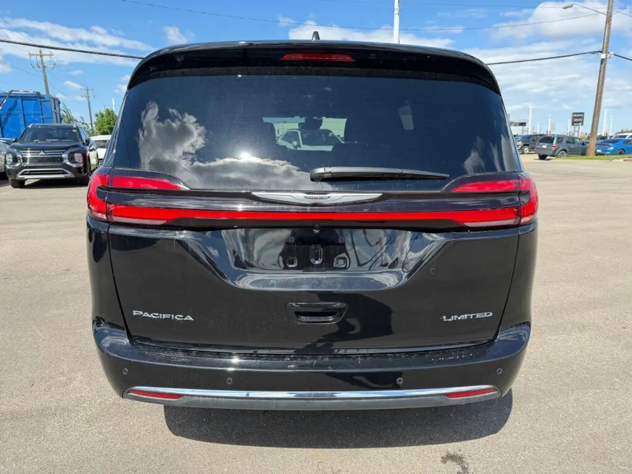 Chrysler Pacifica photo Chrysler Pacifica