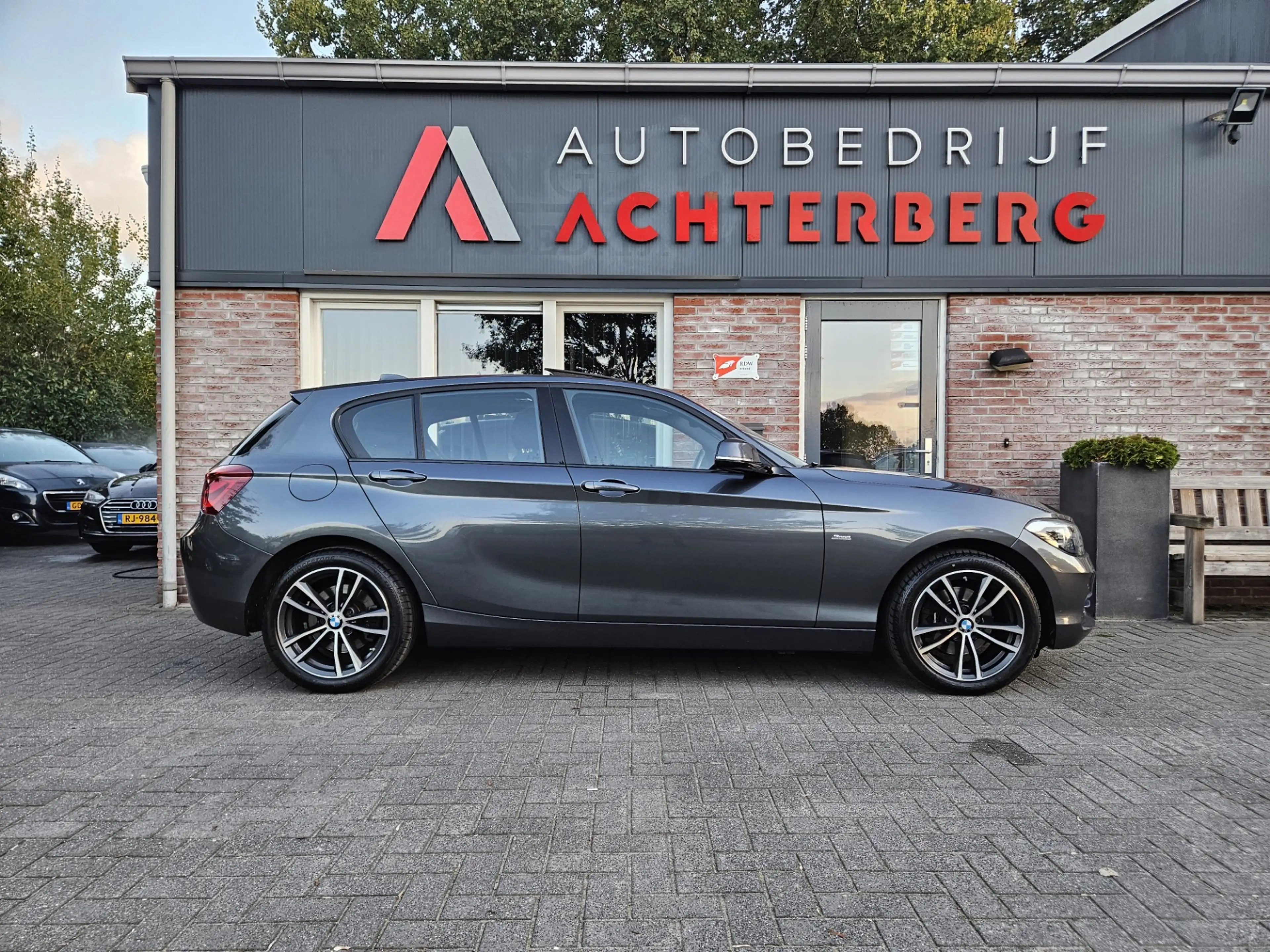 BMW 120 1-serie 120i Edition Sport Line Shadow High Execut — photo 44