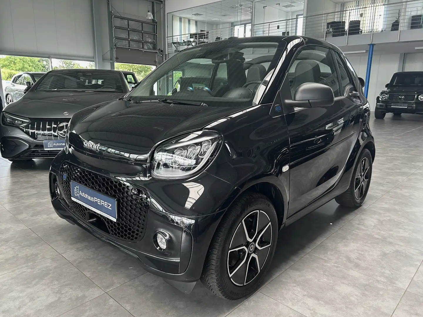 smart forTwo cabrio EQ EXCLUSIVE-KAMERA-SITZHEIZUNG Schwarz - 2
