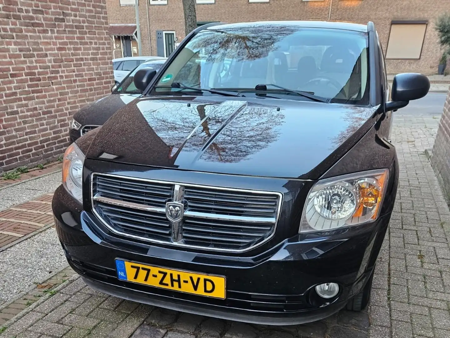 Dodge Caliber 2.0 SXT Чорний - 1