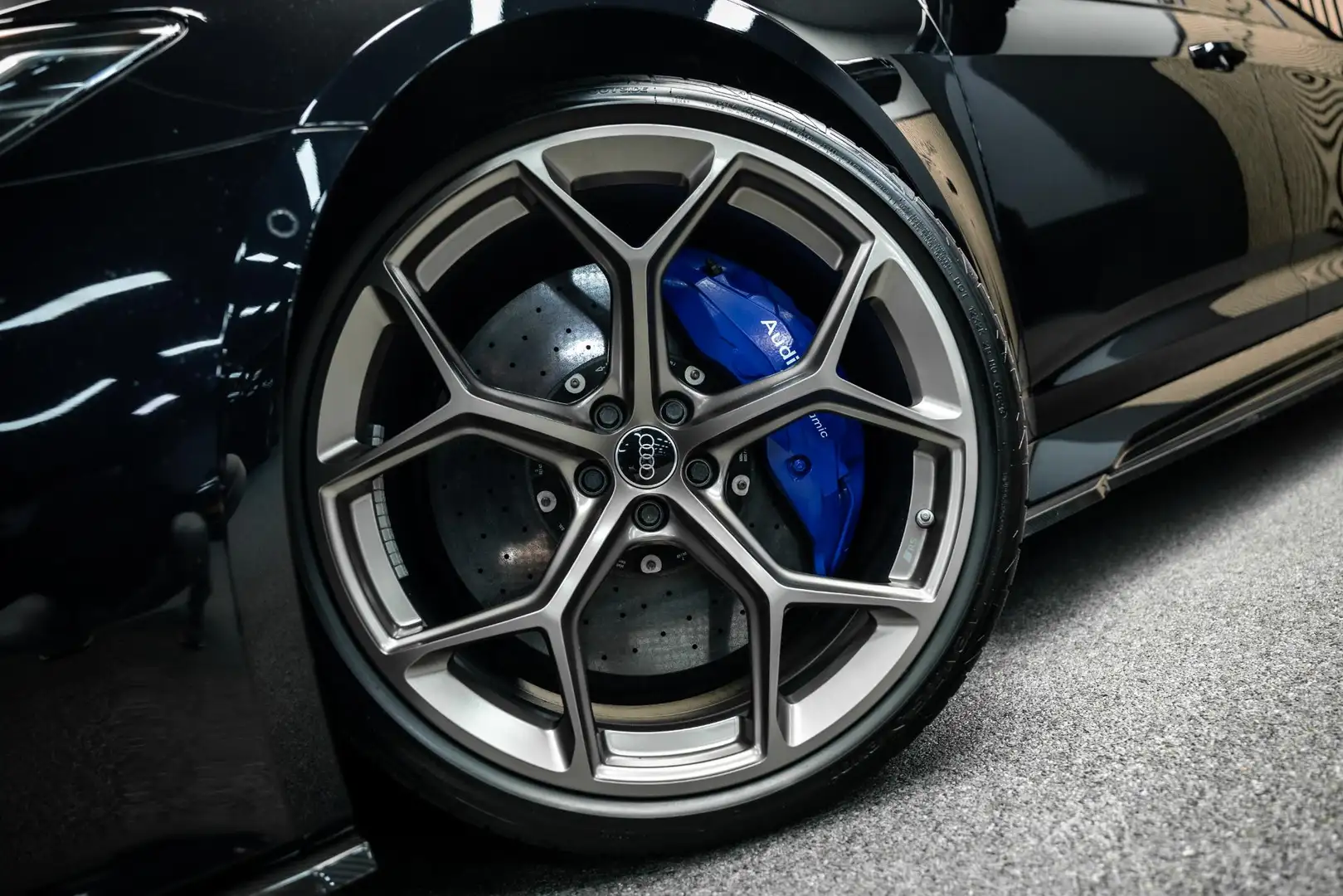 Audi RS6 Avant TFSI quattro | Audi Exclusive | Eventuri | K Schwarz - 2