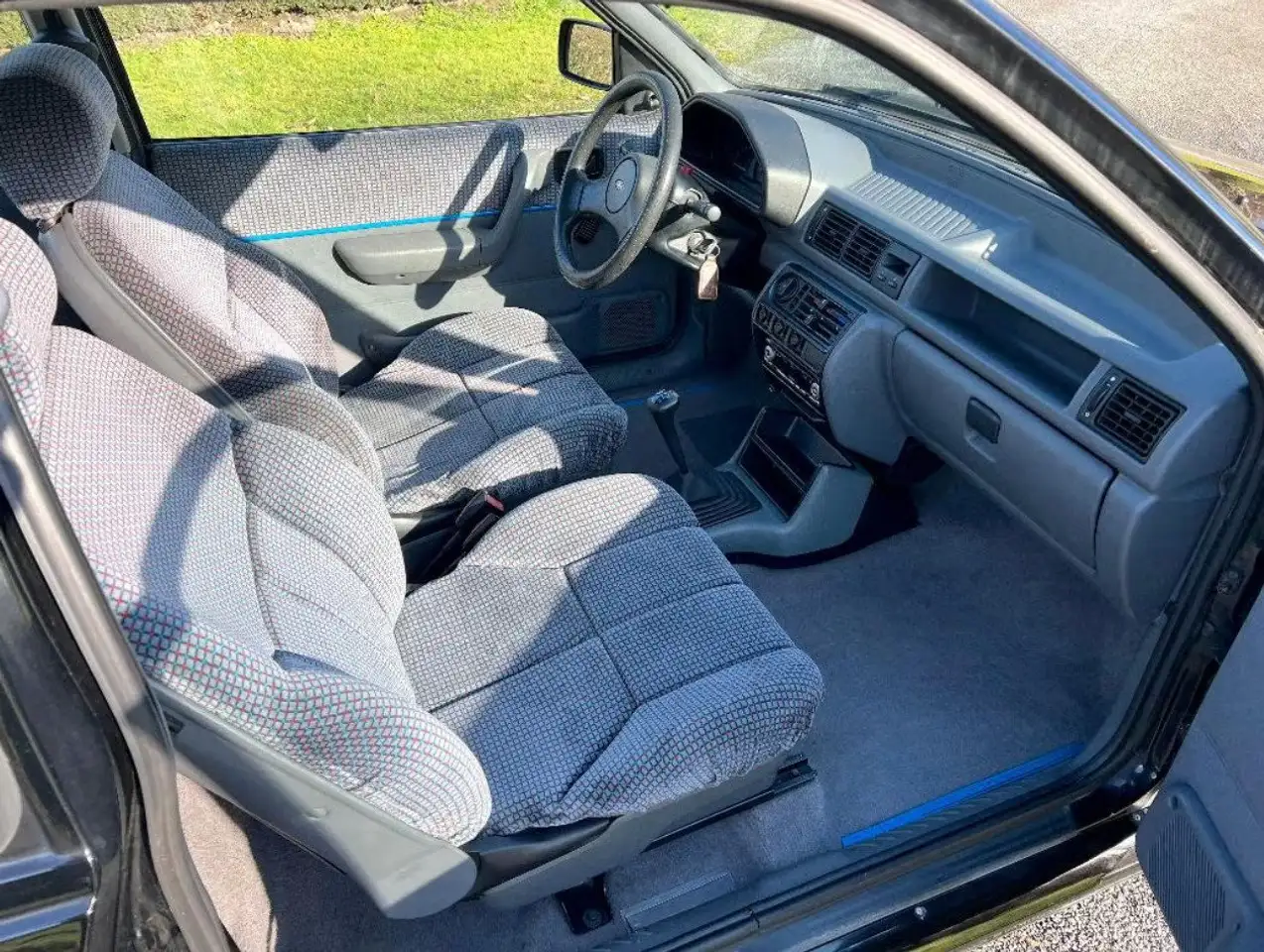Ford Fiesta 3 portes — photo 14