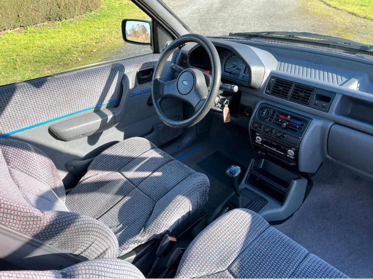 Ford Fiesta 3 portes — photo 13