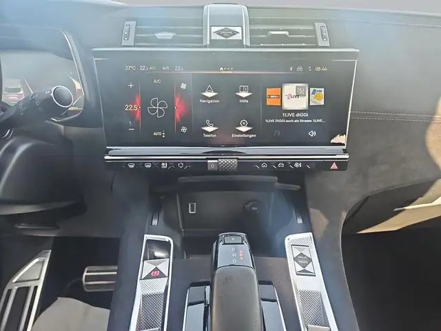 DS Automobiles DS 7 view 12