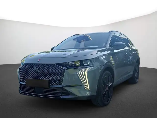 DS Automobiles DS 7 view 2