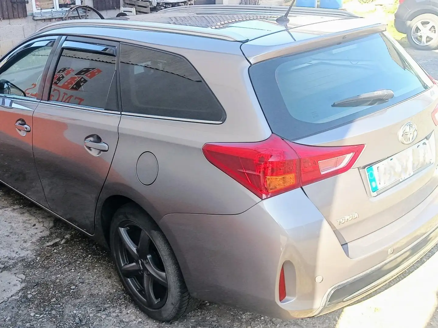 Toyota Auris 2.0 D-4D Touring , TÜV bis 12.2026 - 2