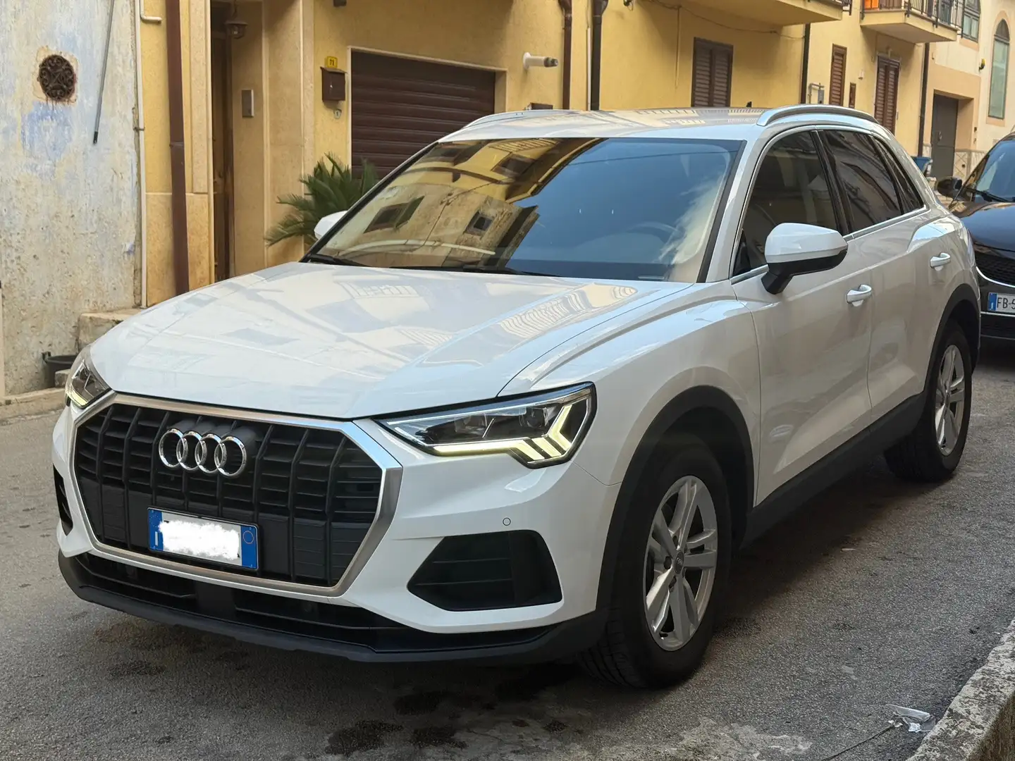 Audi Q3 35 2.0 tdi Business s-tronic - 1