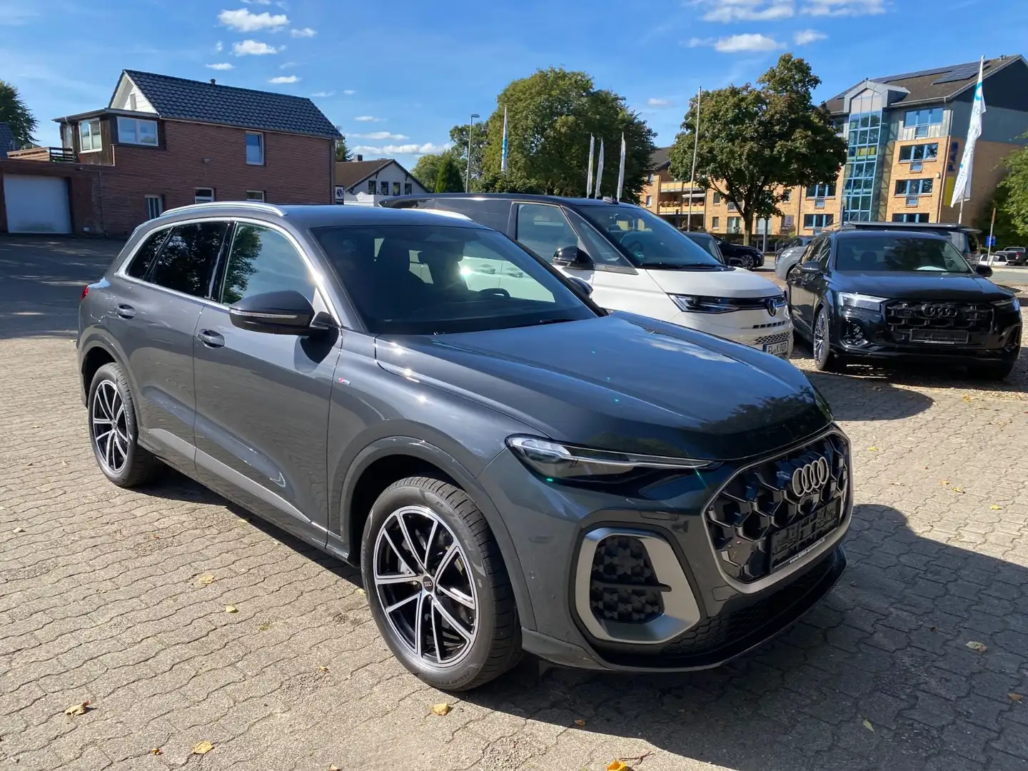 Audi Q5 TDI 150 kw qu S line Tech Plus AHK Gris - 1