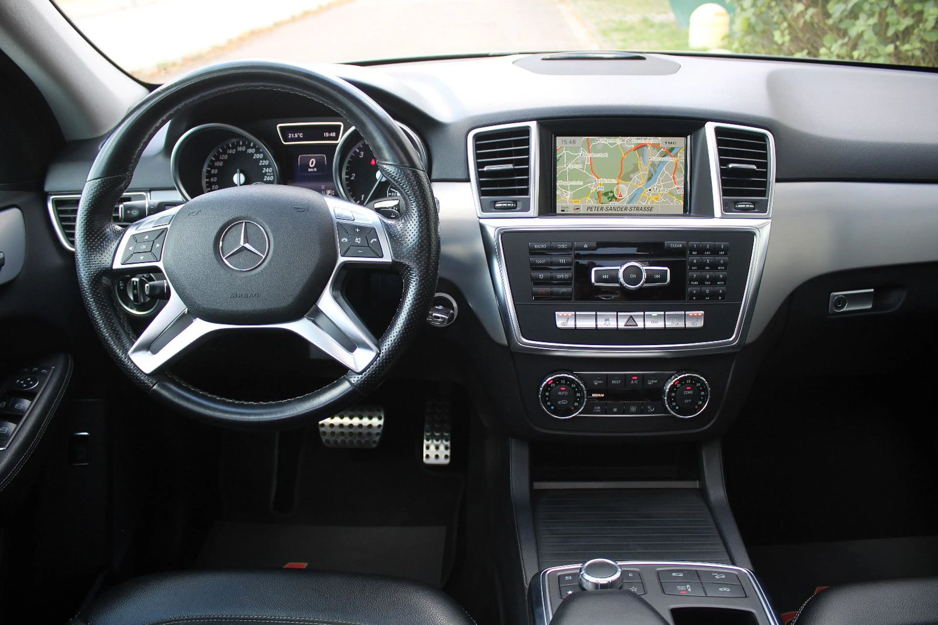 Mercedes-Benz ML 350 CDI AMG-Line/Pano/Luft/AHK/360°/21'/Leder — photo 12