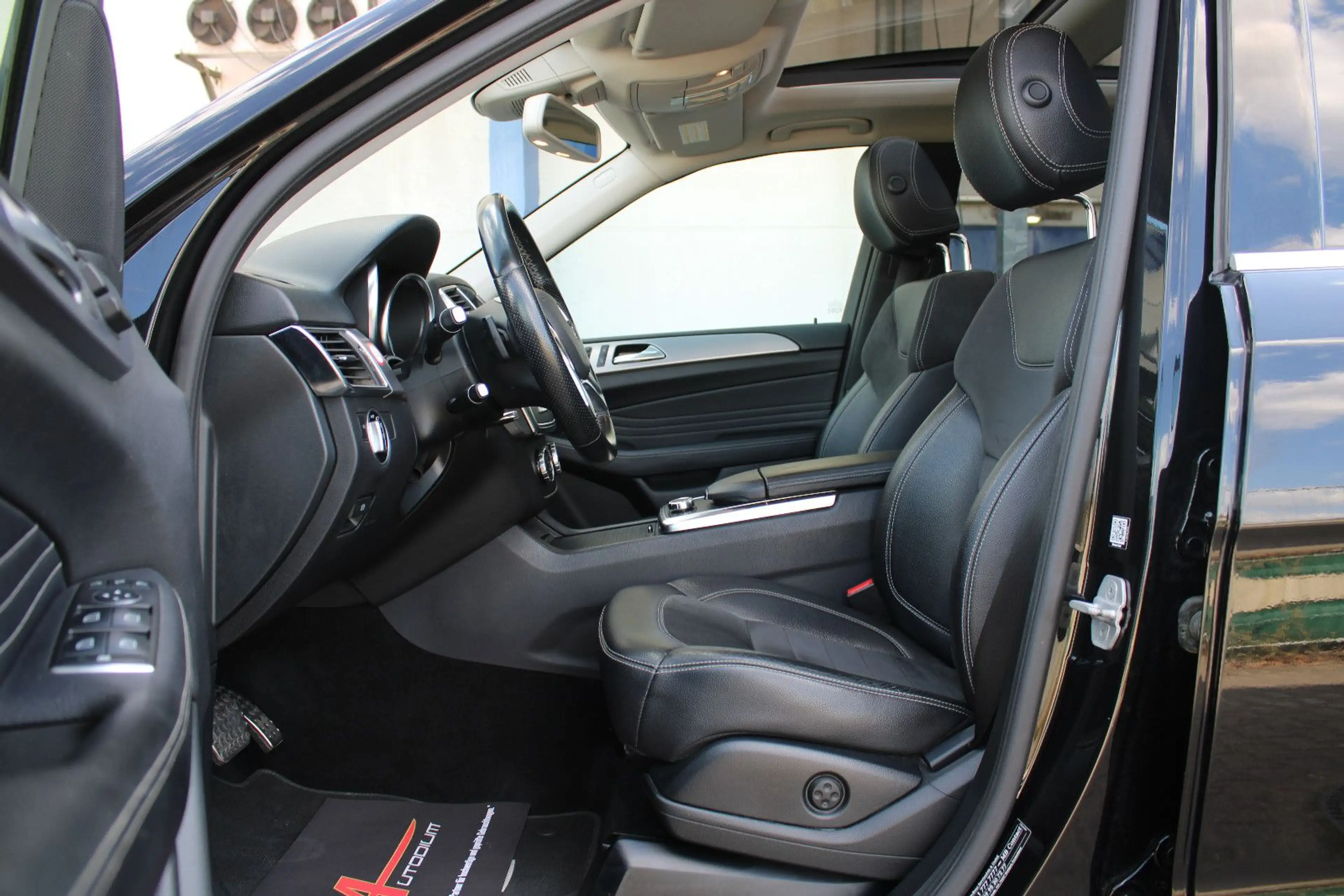 Mercedes-Benz ML 350 CDI AMG-Line/Pano/Luft/AHK/360°/21'/Leder — photo 9