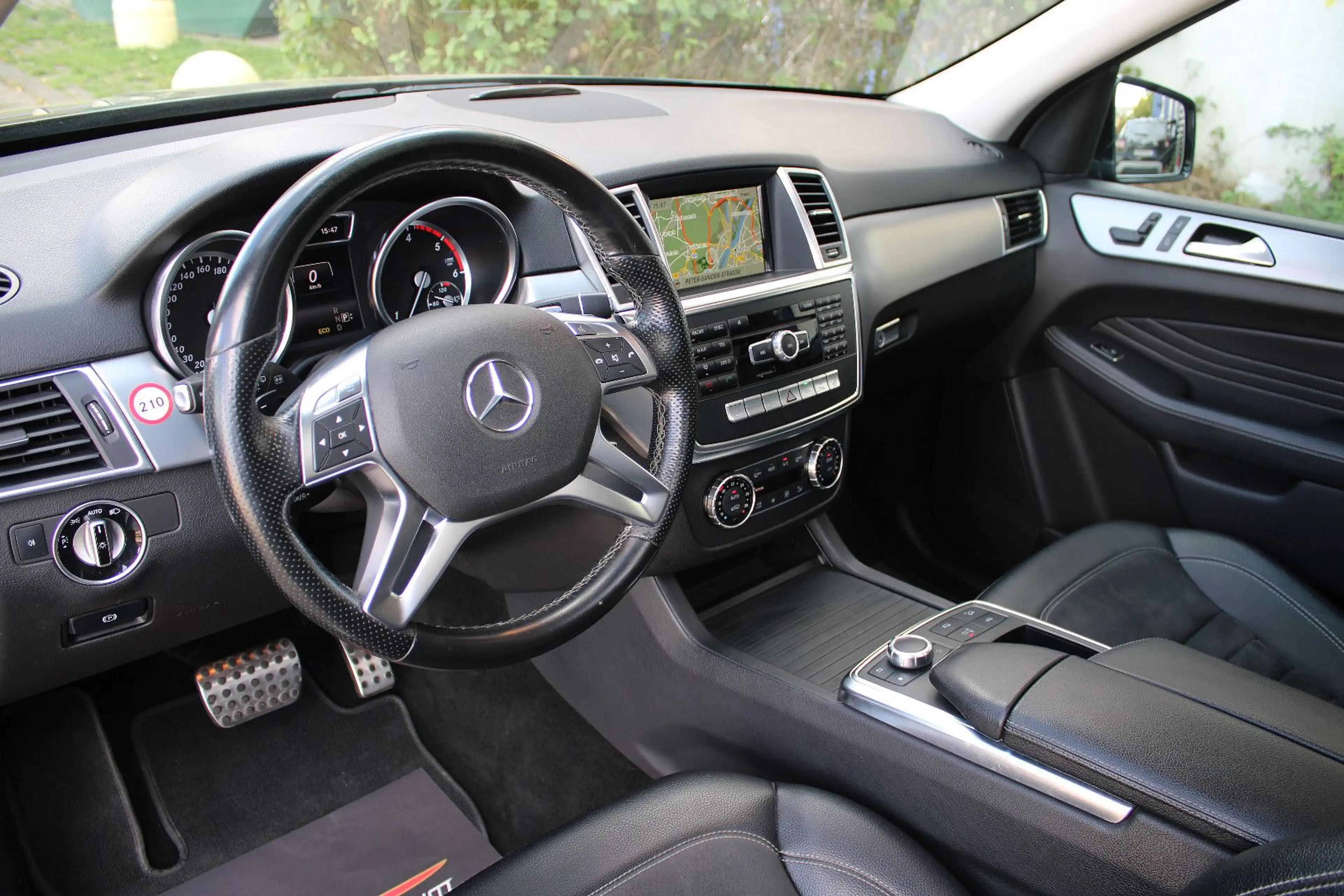 Mercedes-Benz ML 350 CDI AMG-Line/Pano/Luft/AHK/360°/21'/Leder — photo 10