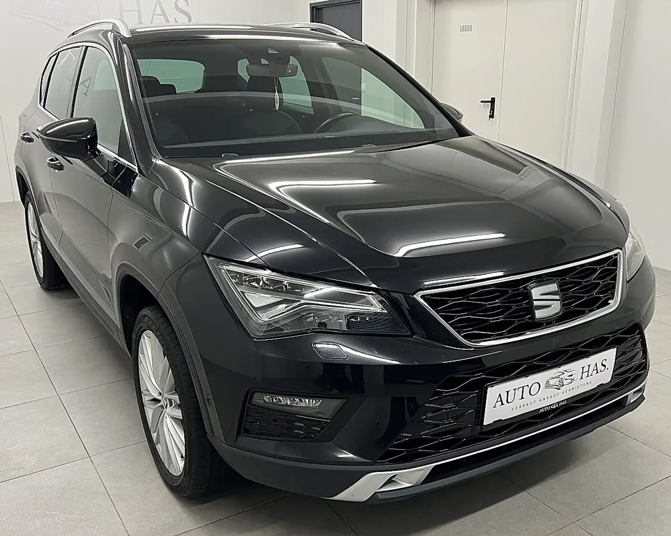 SEAT Ateca 1,6 Xcellence TDI DSG *CarPlay*LED*8-fach* Schwarz - 1