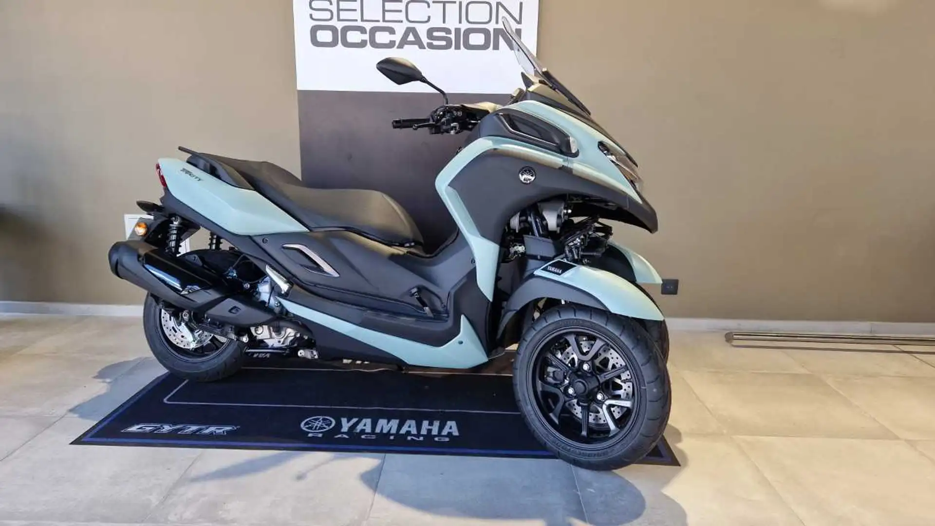 Yamaha TriCity Bleu - 1