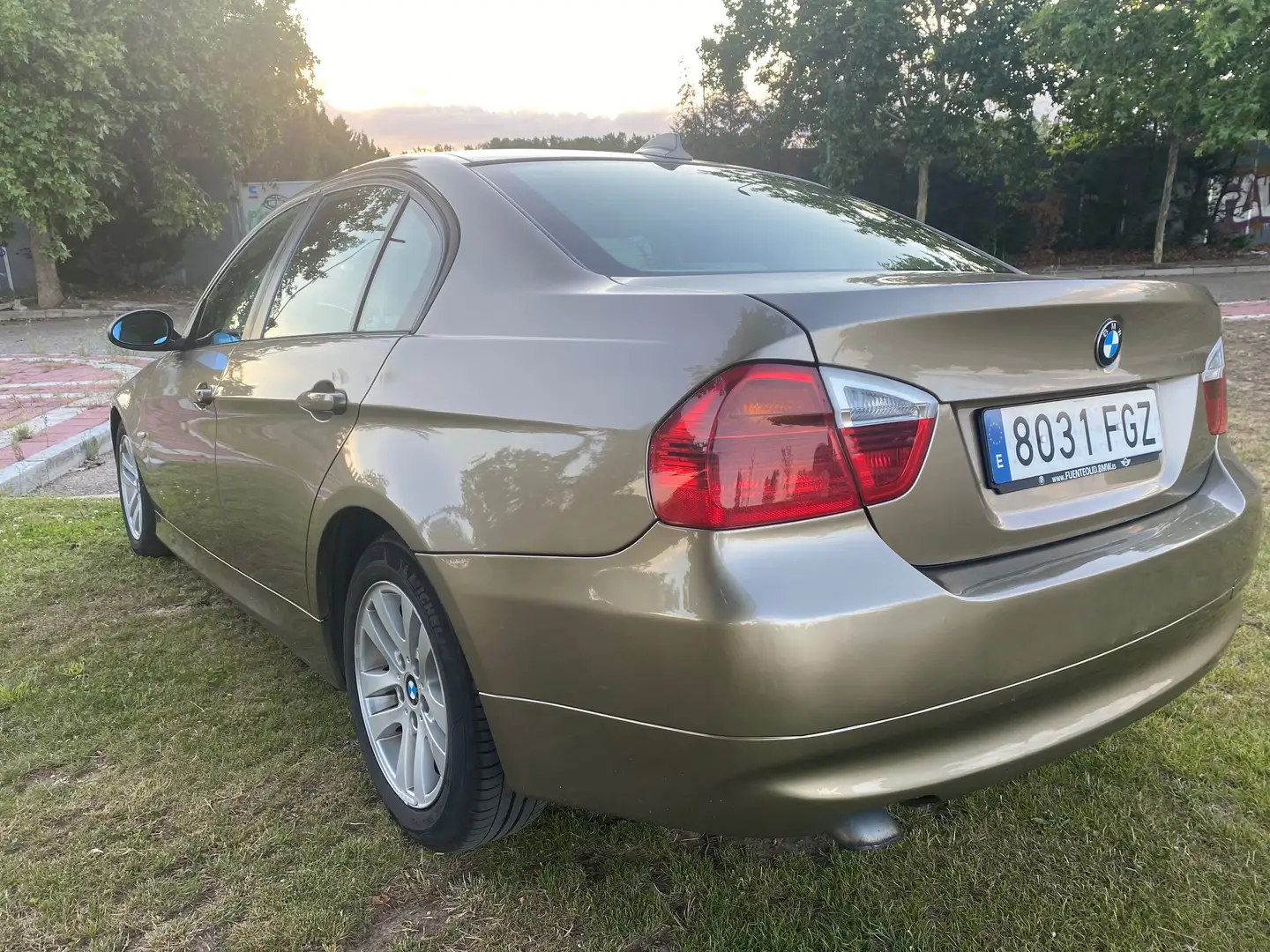 BMW 320 320d Eficient  Dinamics Brons - 1