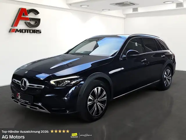 Mercedes-Benz 220 main image