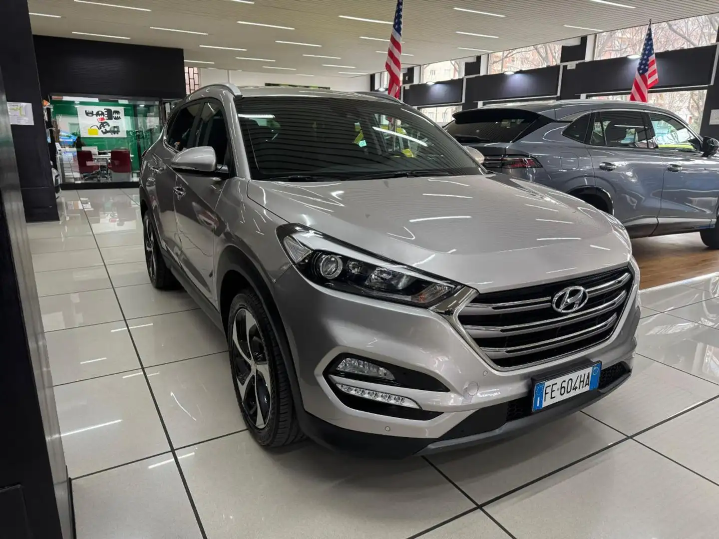 Hyundai TUCSON 1.7 CRDi XPossible in contanti Gri - 1
