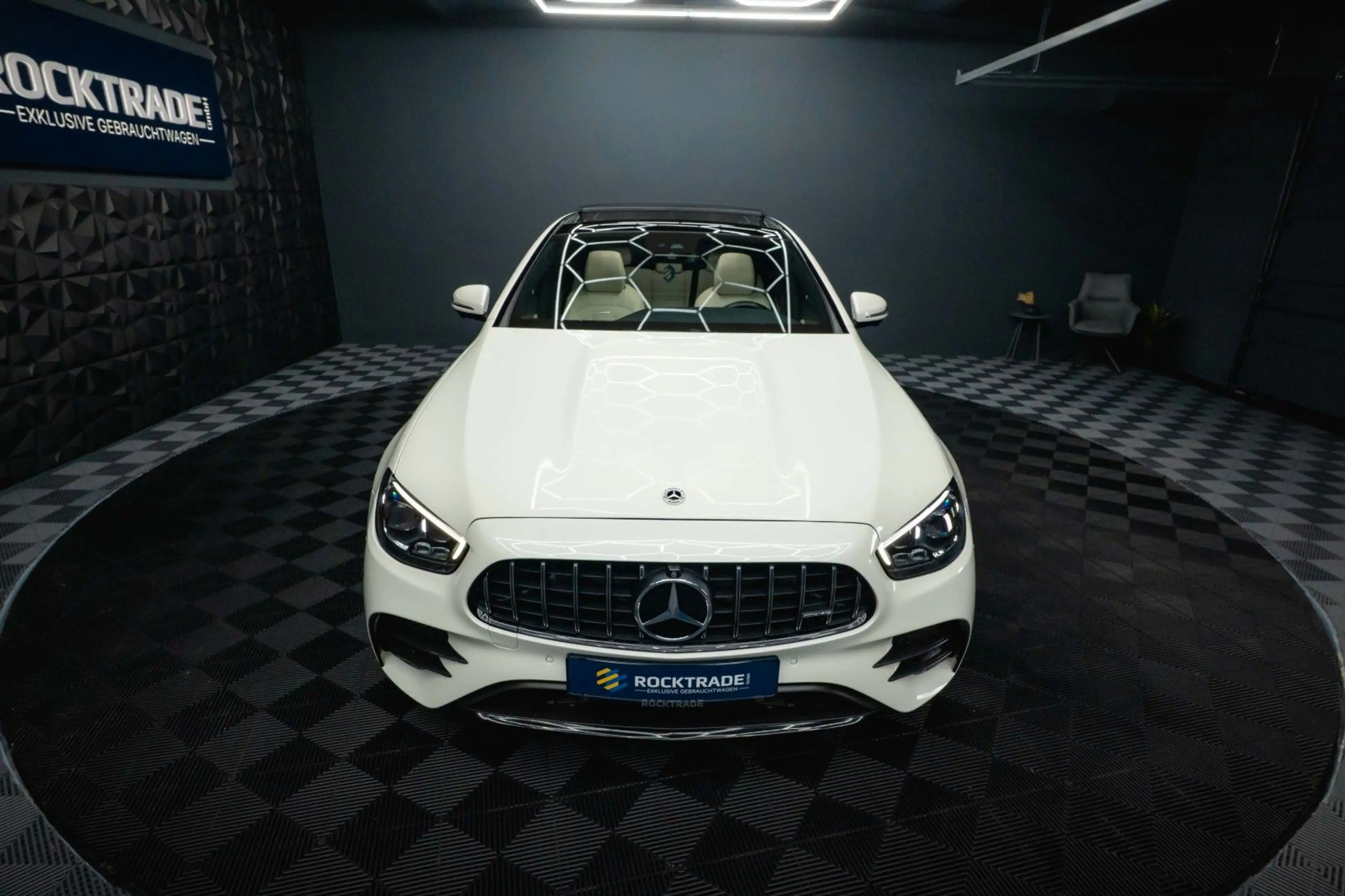 Mercedes-Benz E 53 AMG 4Matic+ Facelift Designo *ACC*Pano*360* — photo 4
