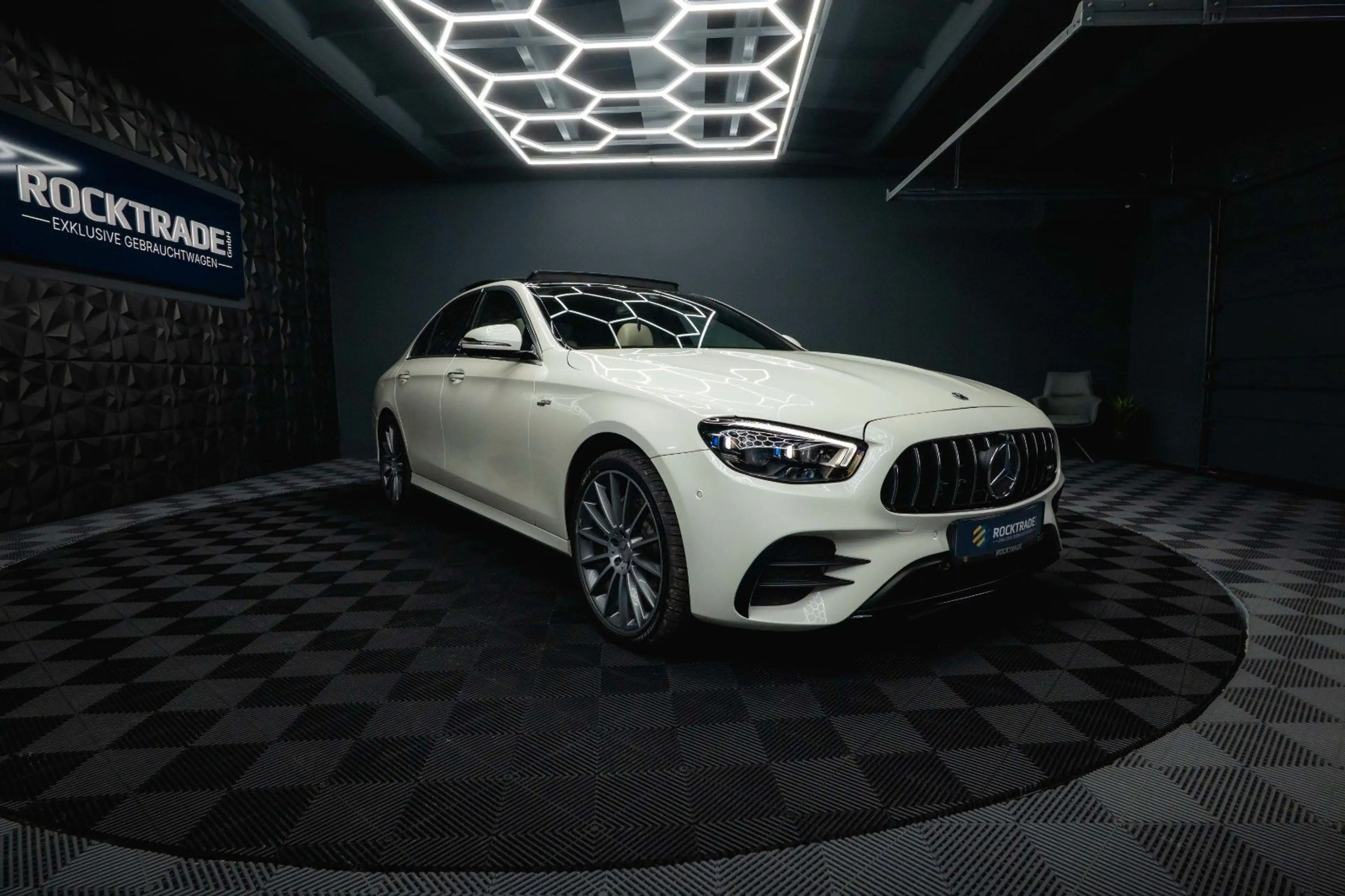 Mercedes-Benz E 53 AMG 4Matic+ Facelift Designo *ACC*Pano*360* — photo 8
