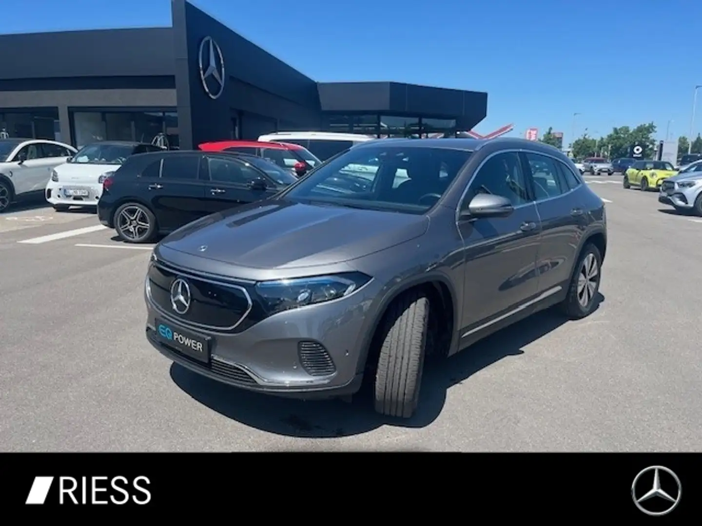 Mercedes-Benz EQA 300 4MATIC Preogressive Navi LED Spur Easy 18" Grau - 1