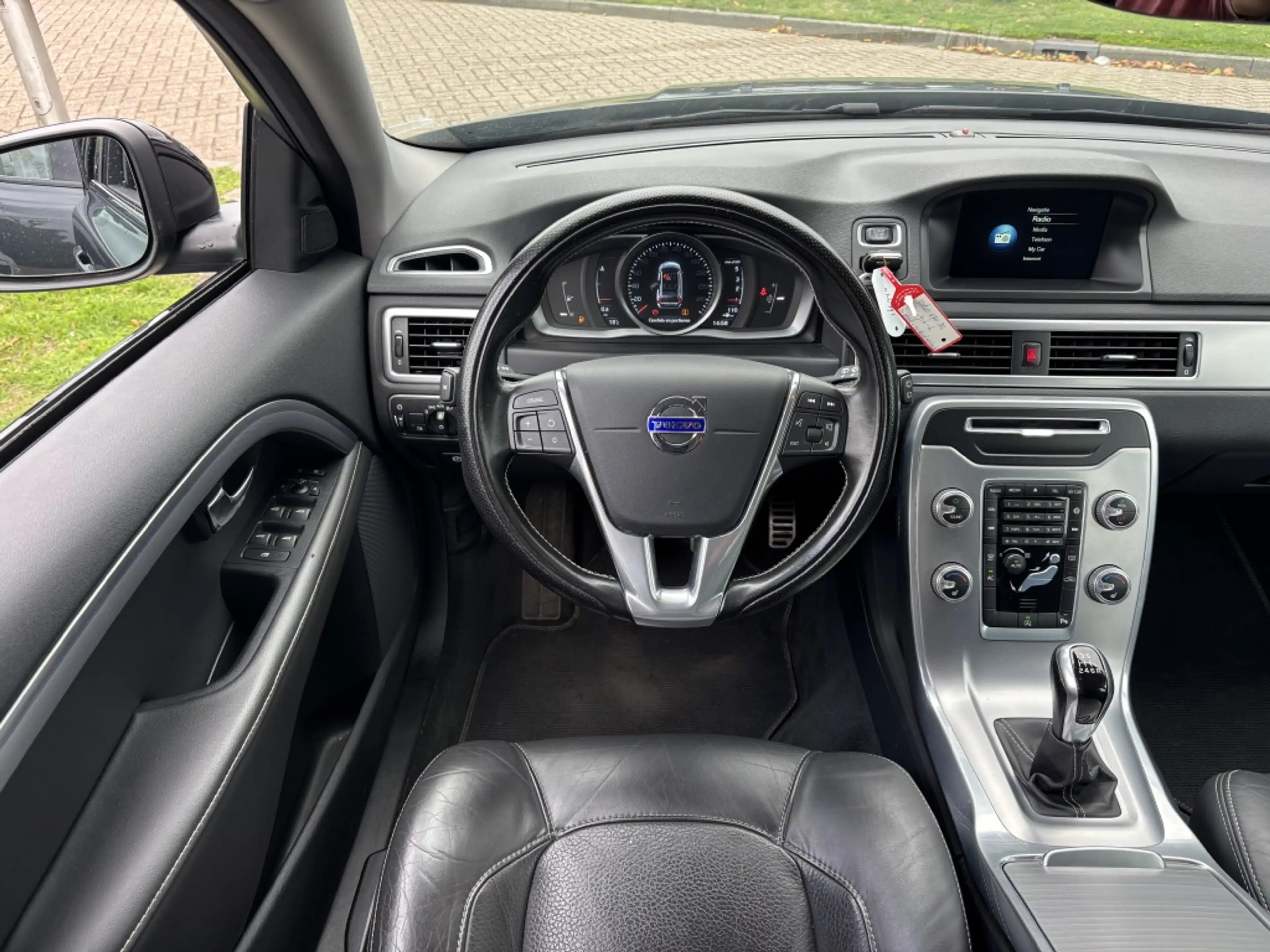 Volvo V70 2.0 D2 Dynamic Edition 2016 NL Auto Trekhaak Xenon — photo 9
