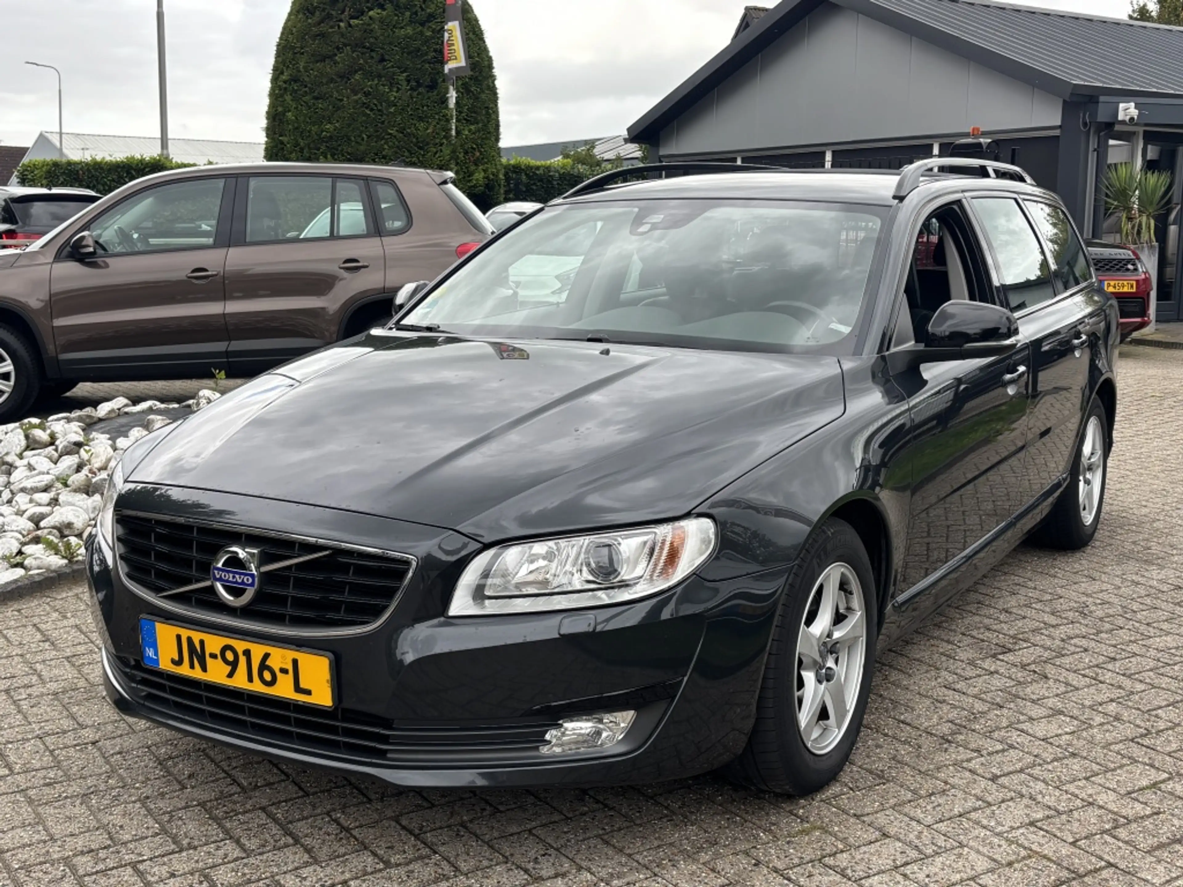 Volvo V70 2.0 D2 Dynamic Edition 2016 NL Auto Trekhaak Xenon