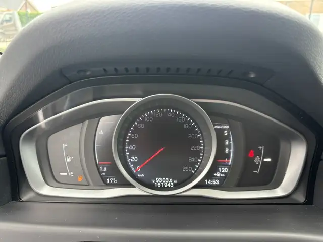 Volvo V70 view 15