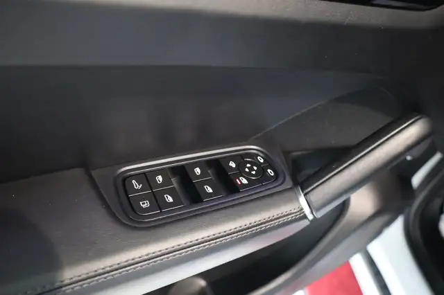 Porsche Cayenne view 15