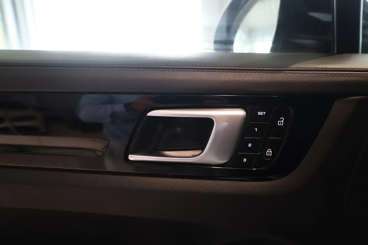 Porsche Cayenne E-Hybrid Platinum Edition, миниатюра 16