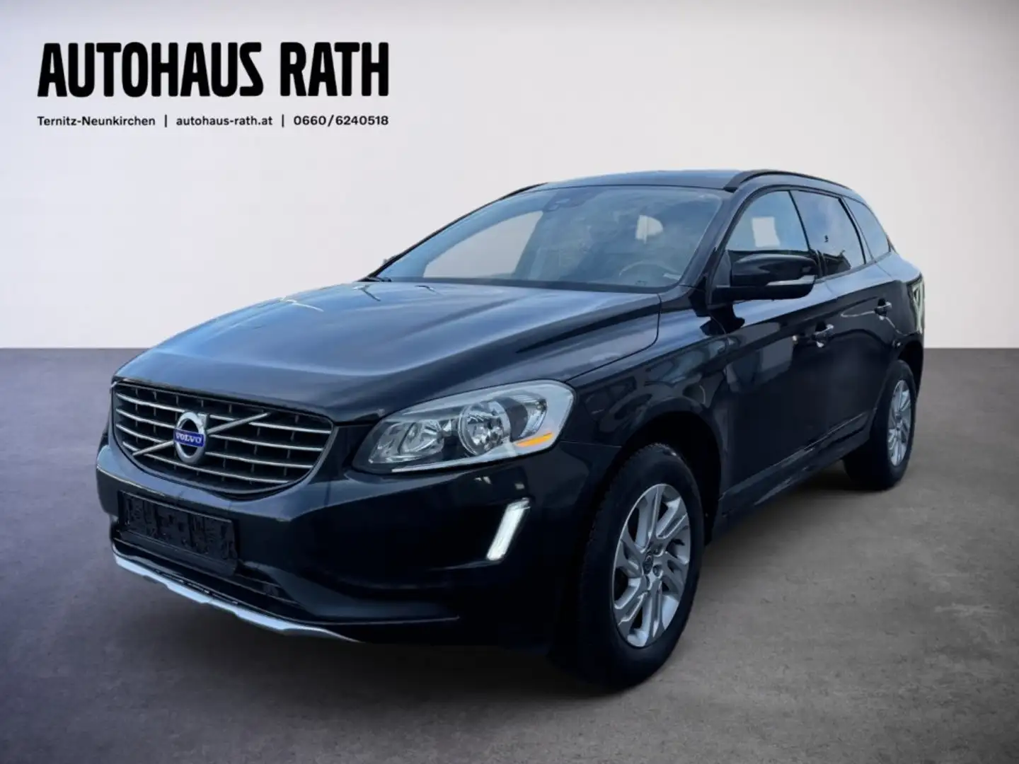 Volvo XC60 D3 Kinetic Schwarz - 1