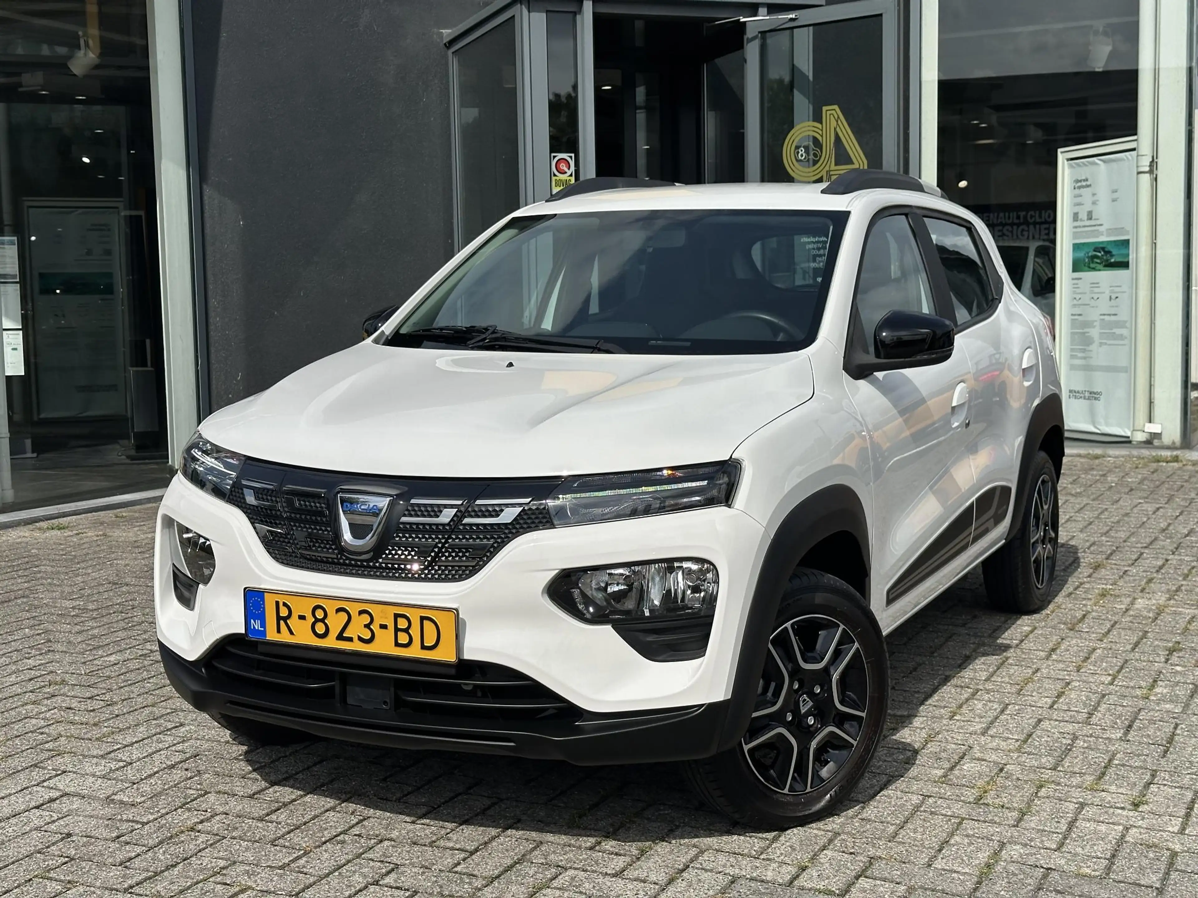 Dacia Spring Comfort Plus (Orange Pack) 27 kWh l Origineel NL l — photo 2