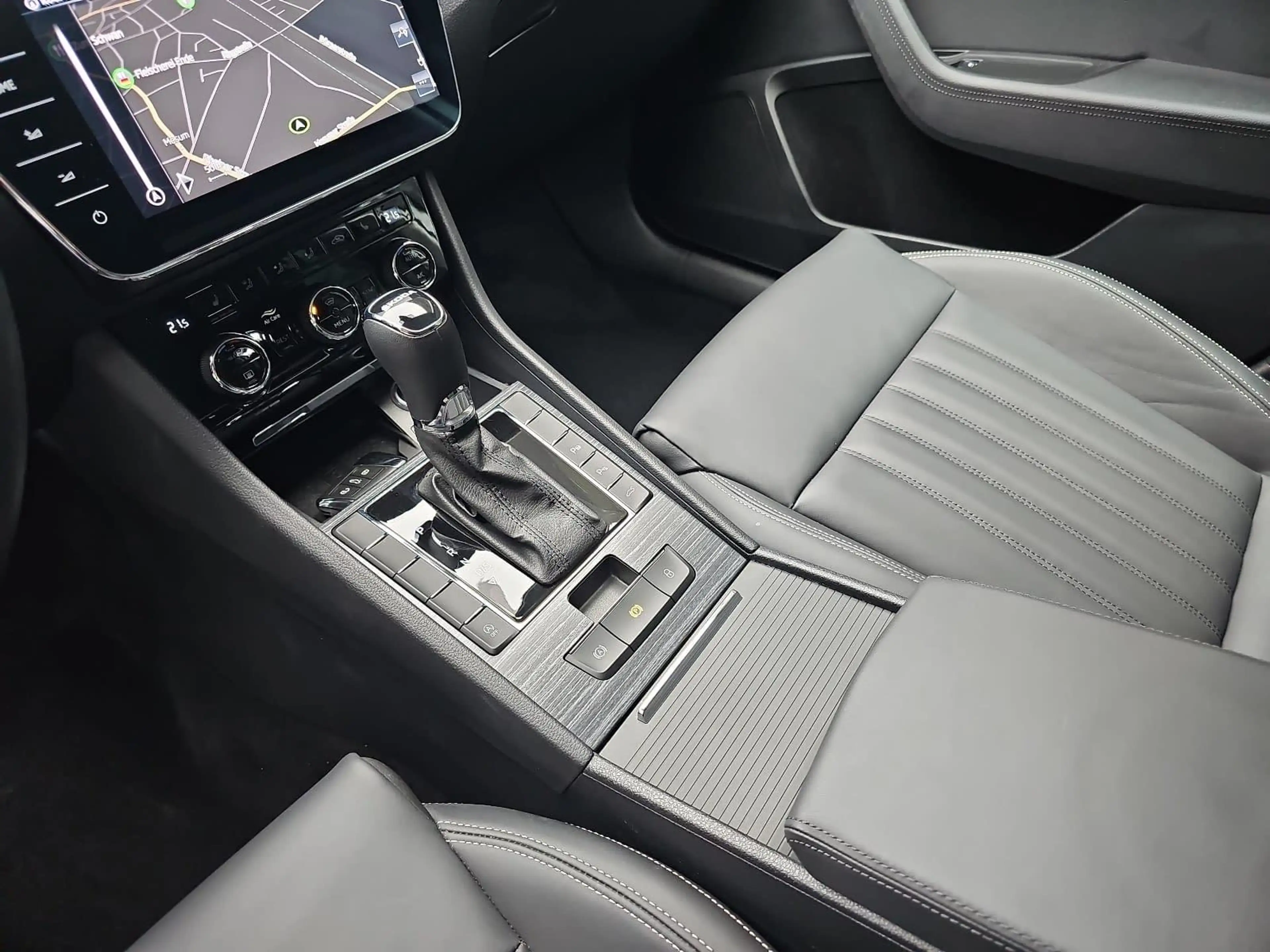Skoda Superb SUPERB COMBI 2.0 TDI DSG STYLE NAVI LED — photo 13