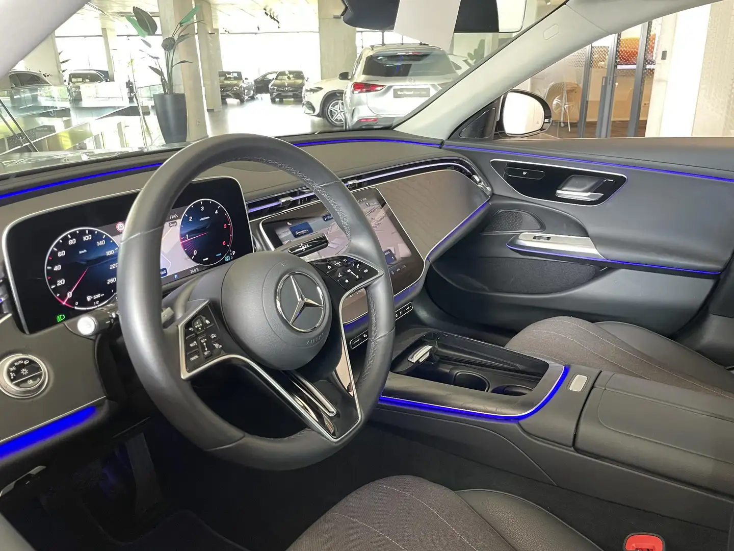 Mercedes-Benz E 220 Break E d Avantgarde DISTRONIC - KEYLESS GO - BLIS Zilver - 2
