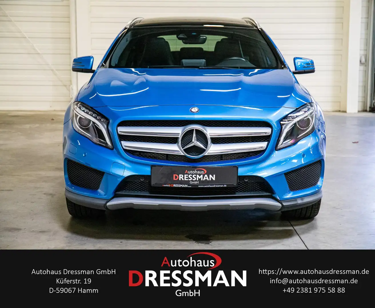 Mercedes-Benz GLA 200 Street Style AMG LINE PANO KAMERA XENON Blau - 2