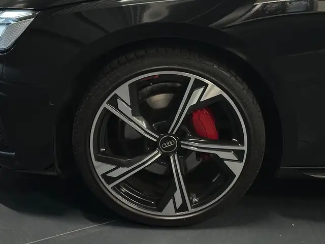 Audi A4 Avant view 9