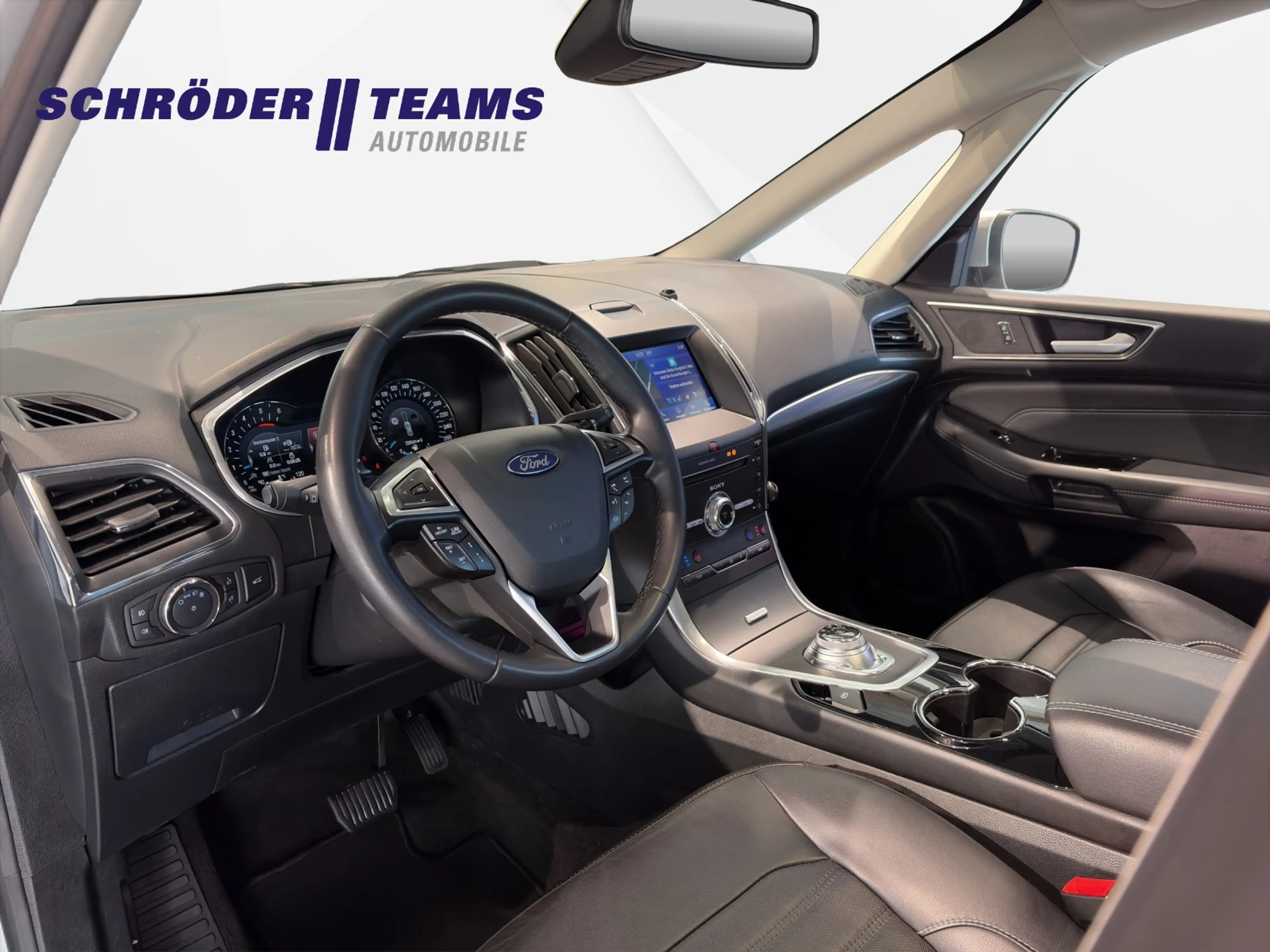 Ford Galaxy Titanium — photo 11