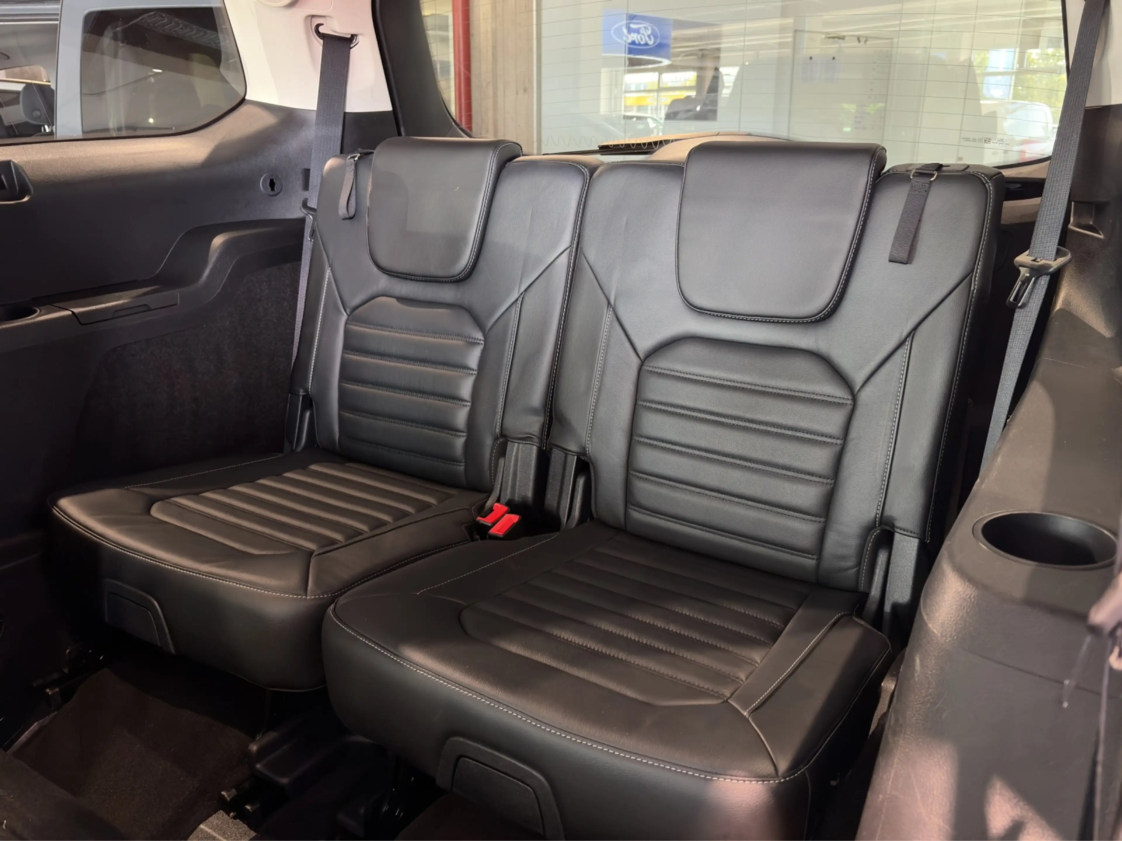 Ford Galaxy Titanium — photo 20