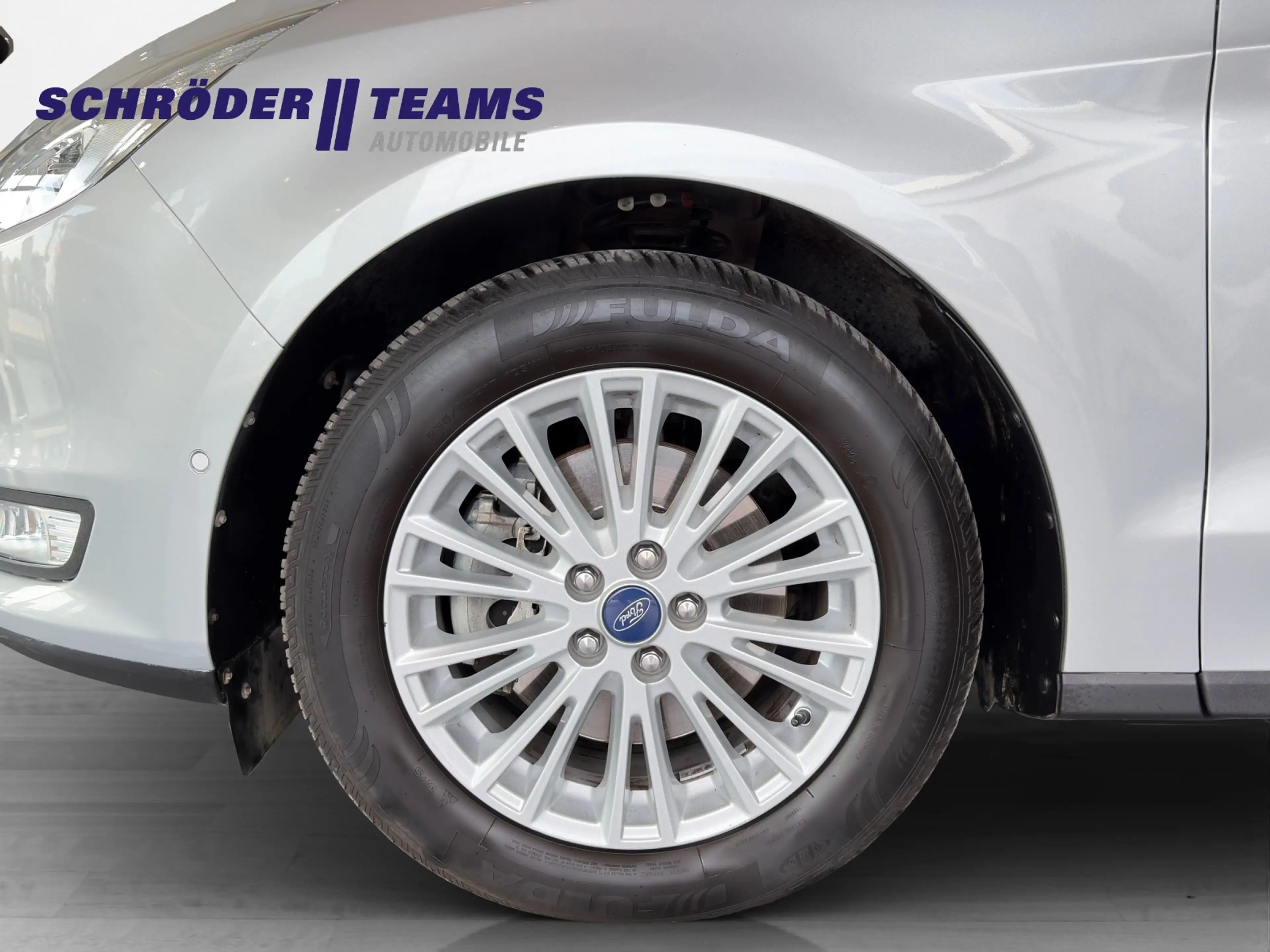 Ford Galaxy Titanium — photo 8