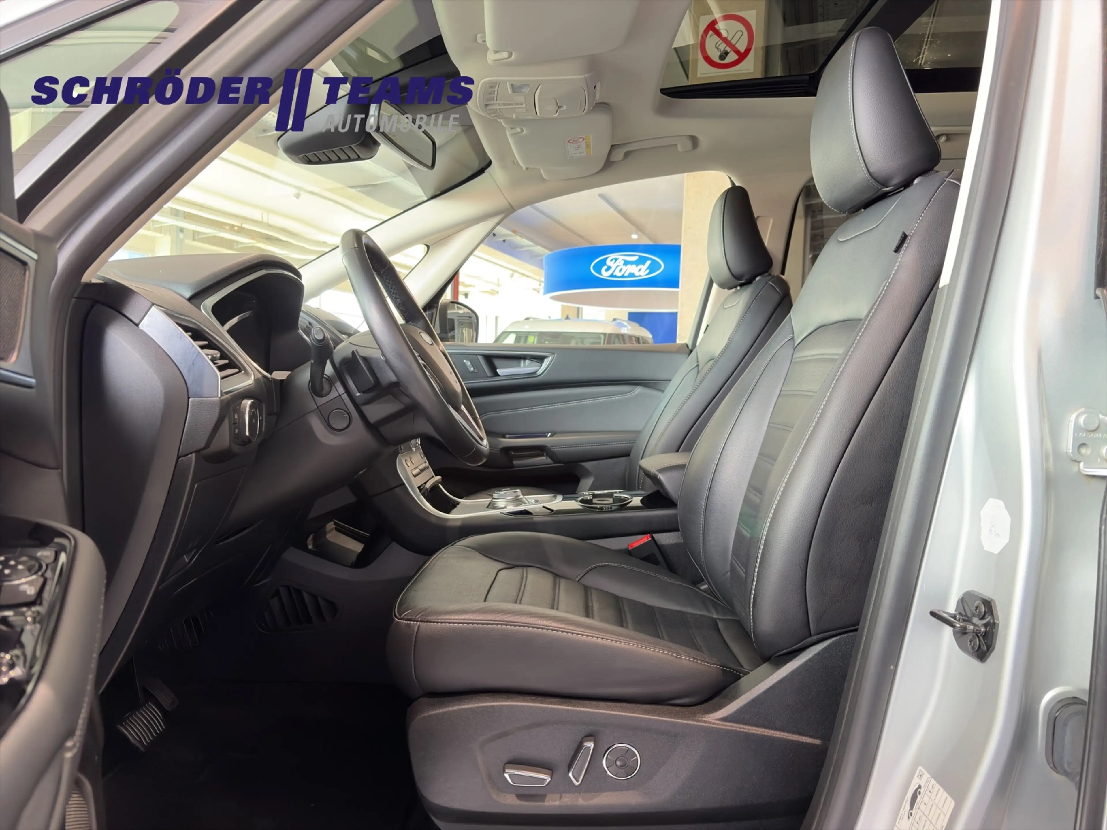 Ford Galaxy Titanium — photo 18
