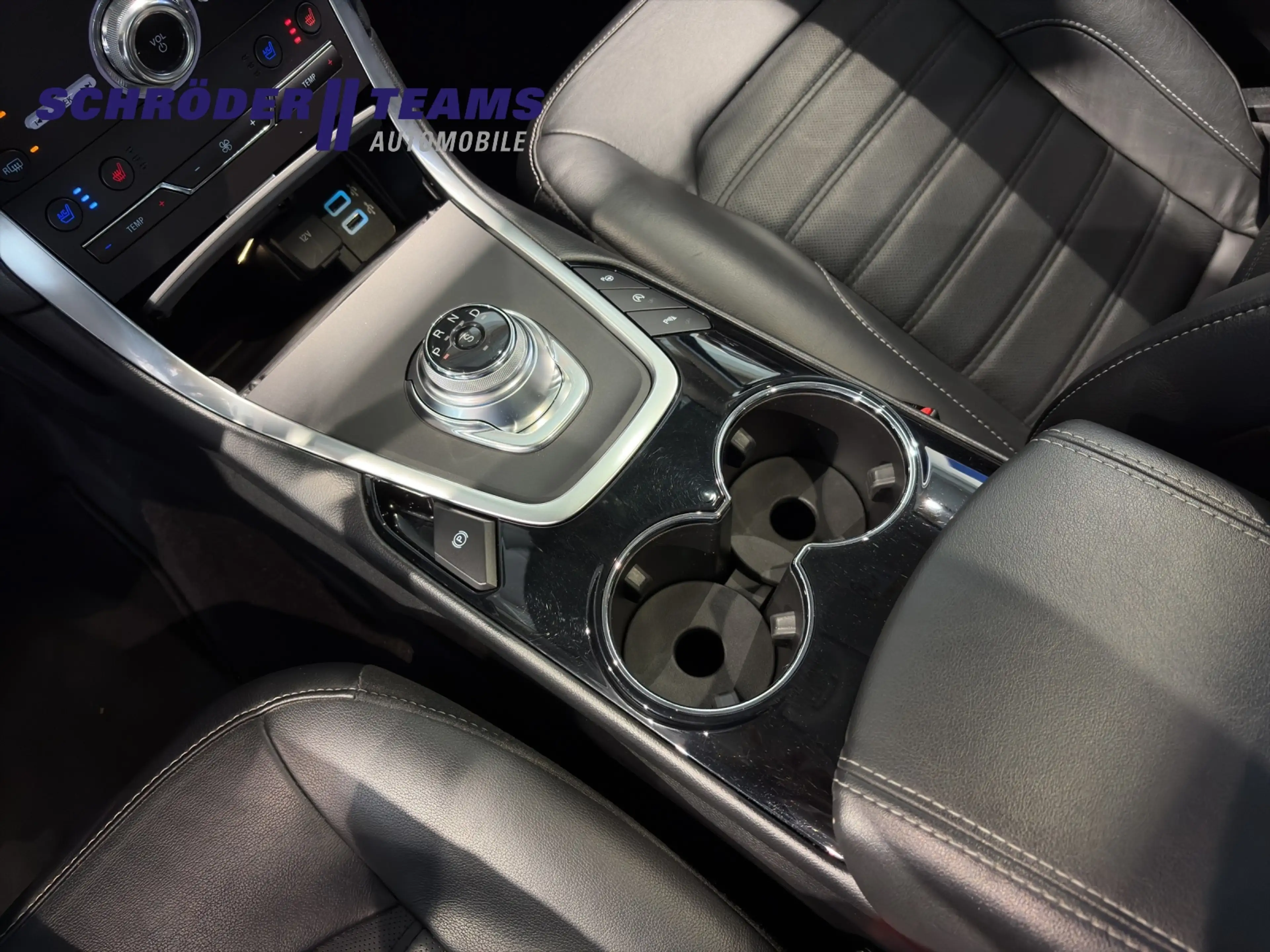 Ford Galaxy Titanium — photo 13
