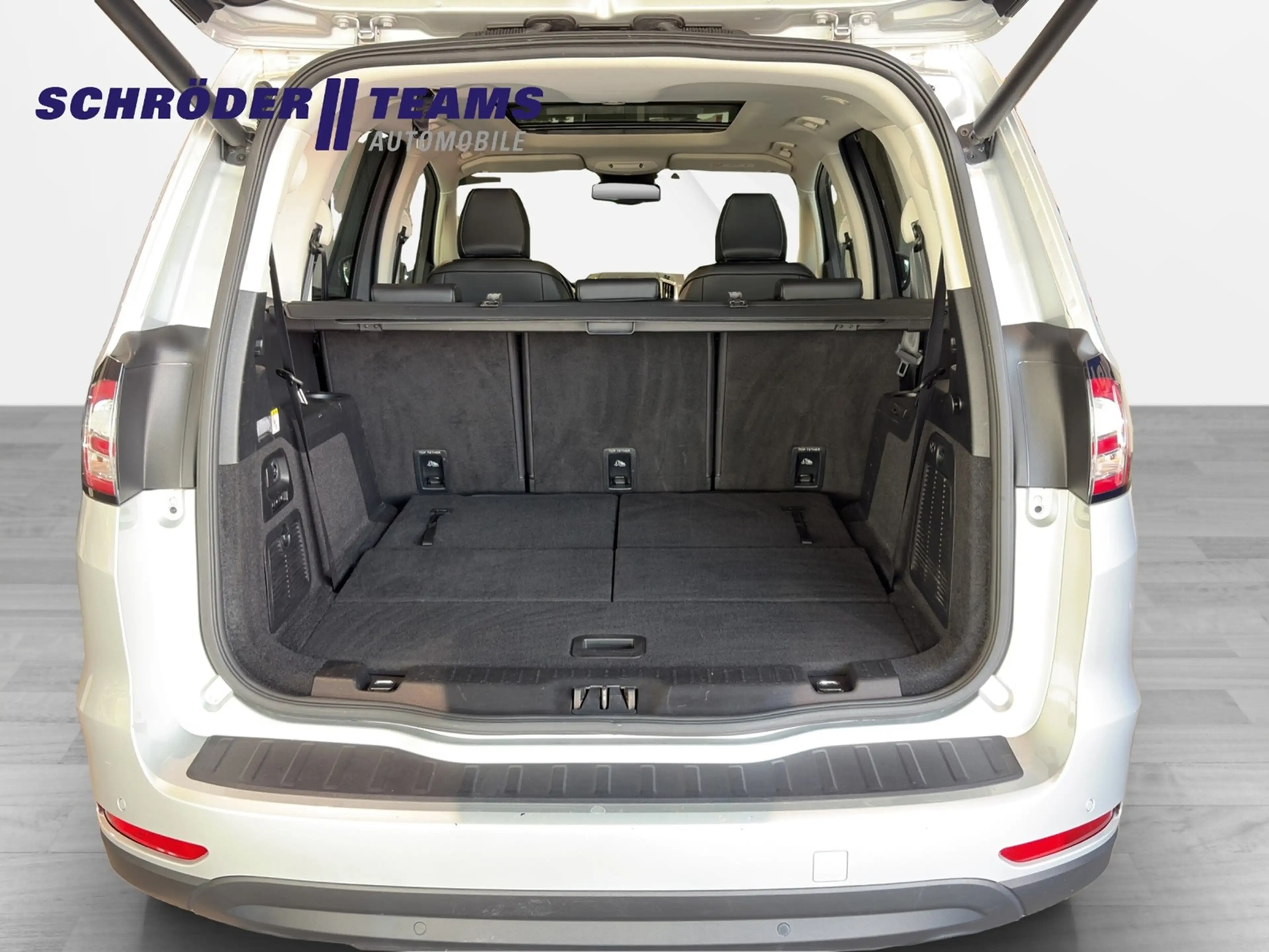 Ford Galaxy Titanium — photo 26